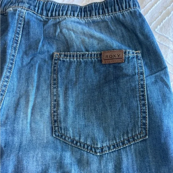 Women Roxy Blue Jeans - Picture 3 of 4